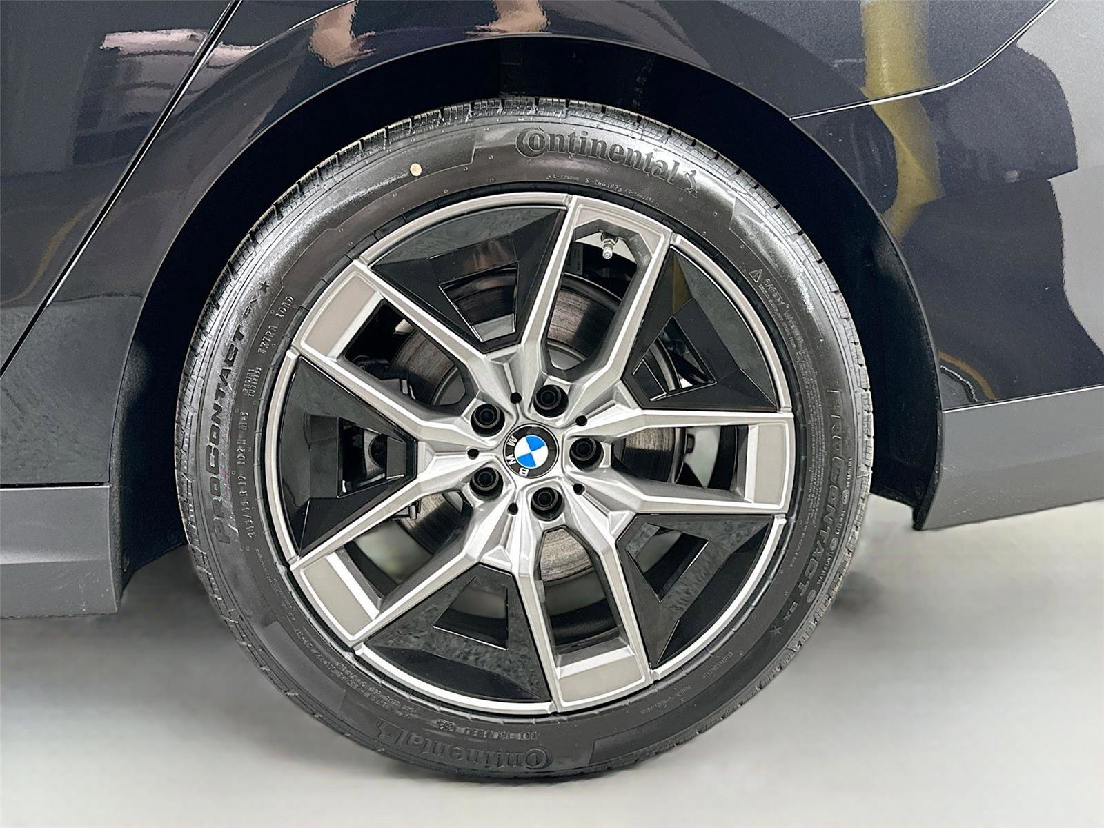 New 2026 BMW 530i xDrive w/ Premium Package image 30