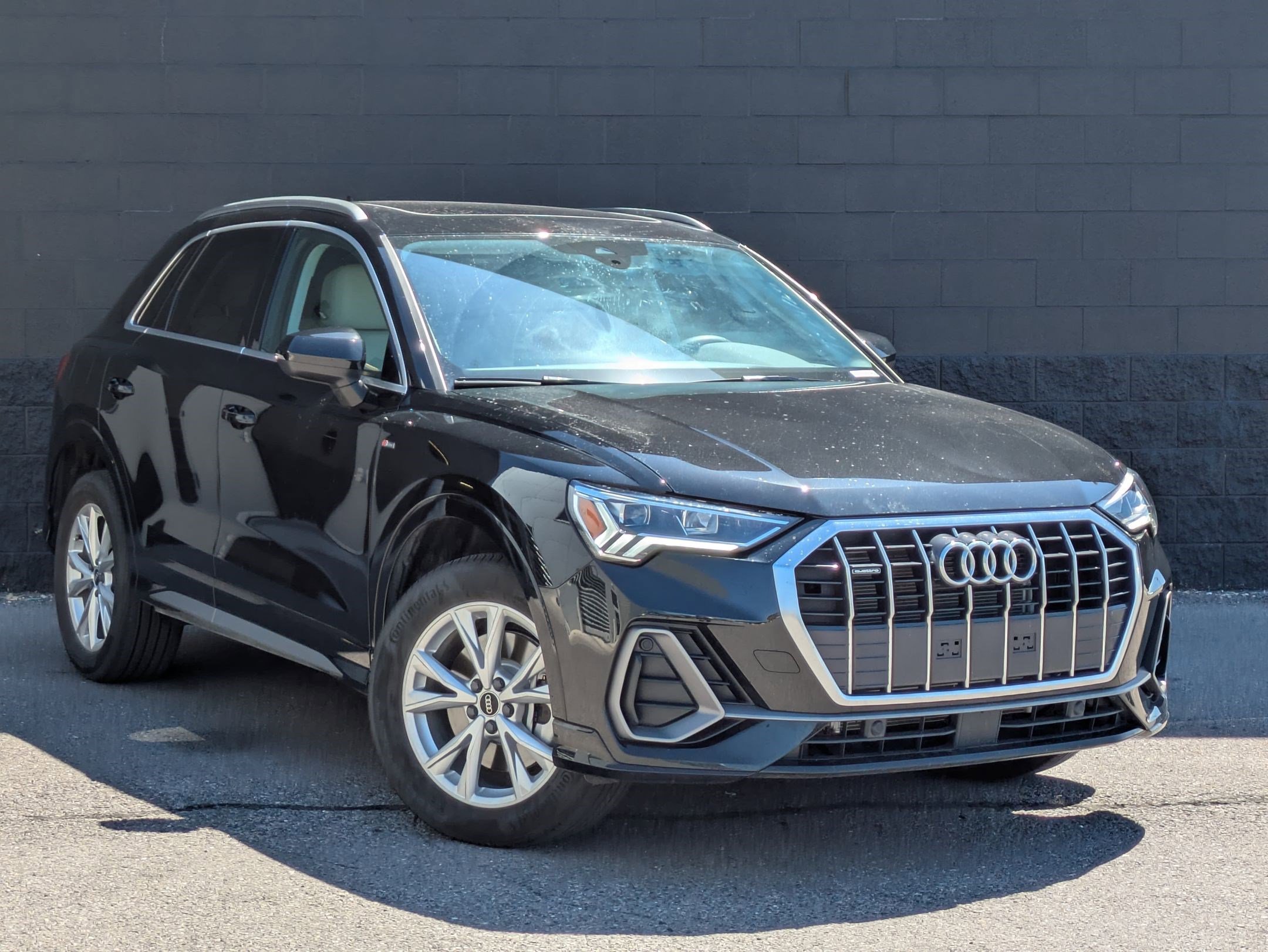 Certified 2025 Audi Q3 2.0T Premium w/ Convenience Package AWD/4WD image 3