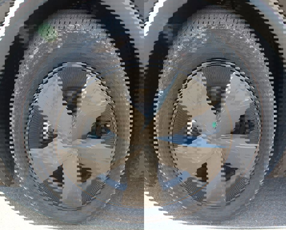 Used 2024 Toyota Prius LE image 22