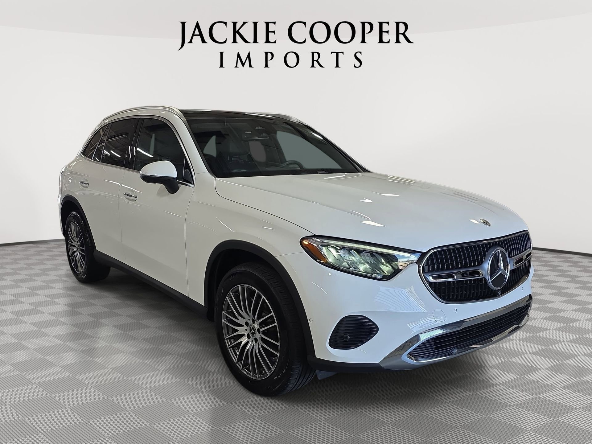 Certified 2025 Mercedes-Benz GLC 300 4MATIC image 3