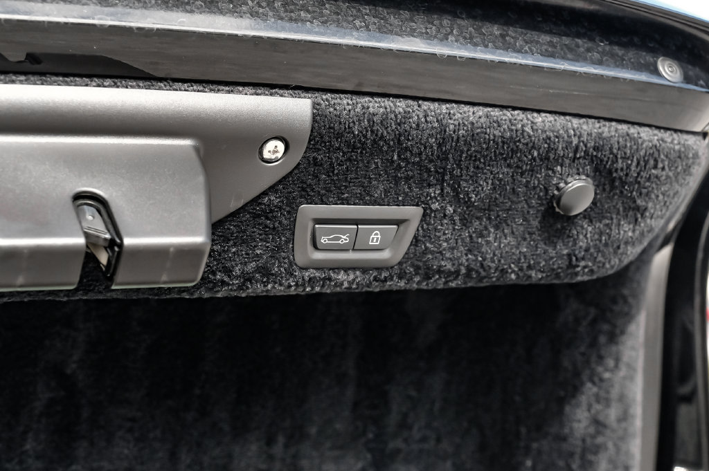 Used 2014 Rolls-Royce Wraith RWD image 40