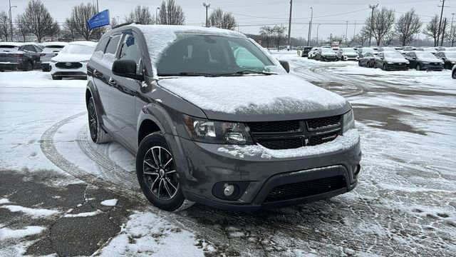 Used 2019 Dodge Journey SE w/ Blacktop Package image 2