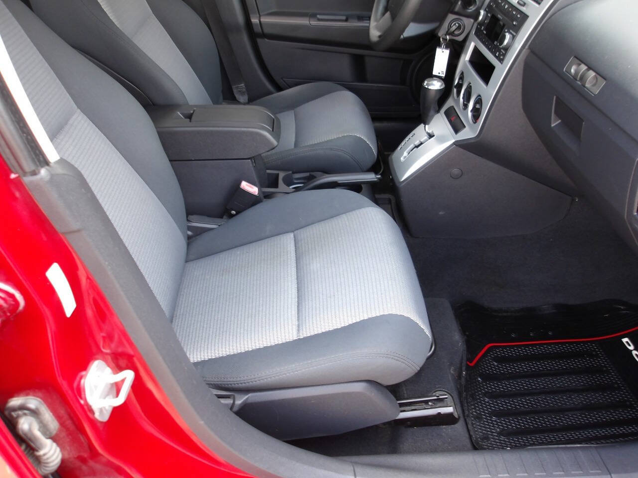 Used 2009 Dodge Caliber SXT FWD image 6