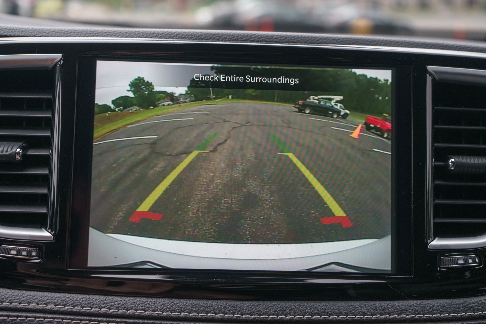 Used 2023 Chrysler Pacifica Limited FWD image 16