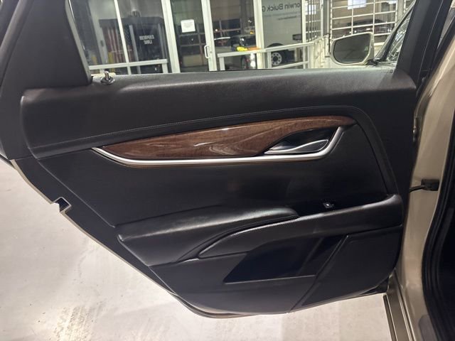 Used 2013 Cadillac XTS Luxury image 27