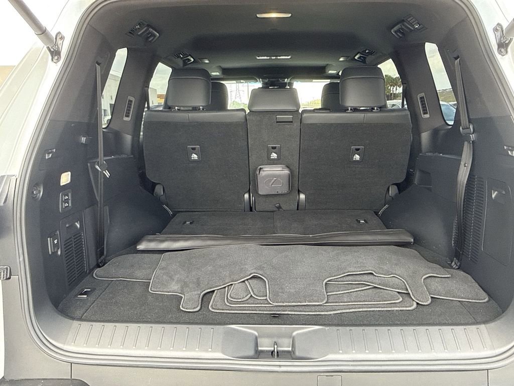 Certified 2024 Lexus LX 600 4WD w/ Appearance Package image 13