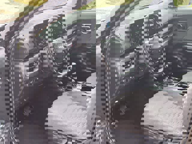 Used 2025 Kia K4 EX image 3