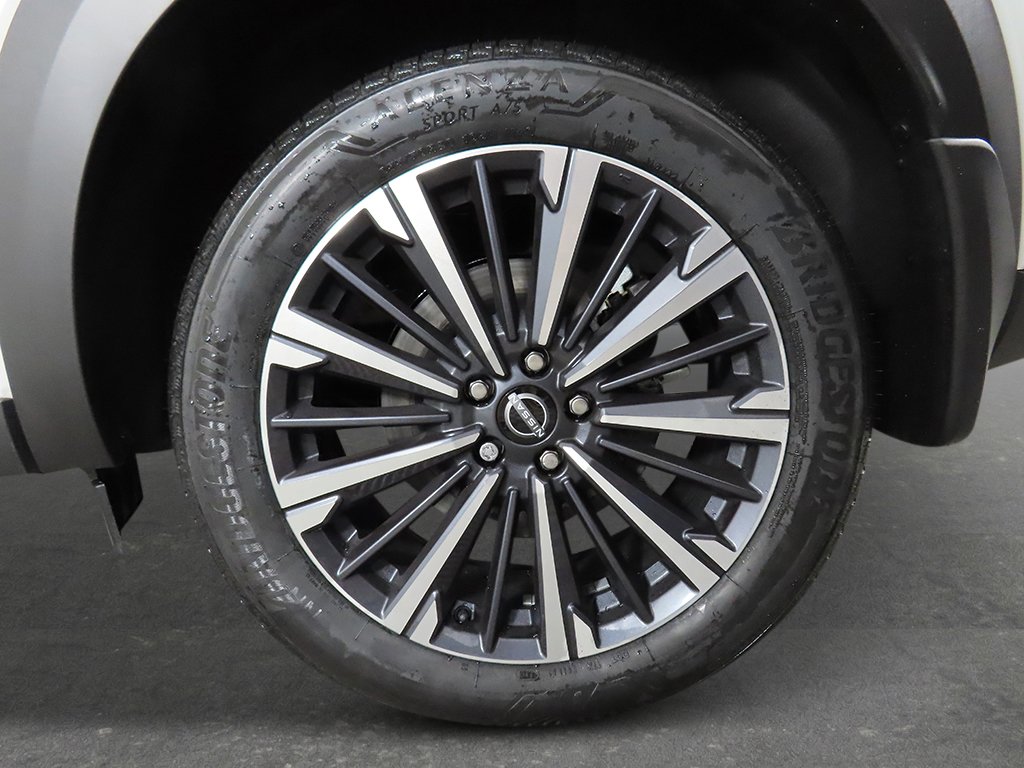 New 2026 Nissan Pathfinder Platinum image 9