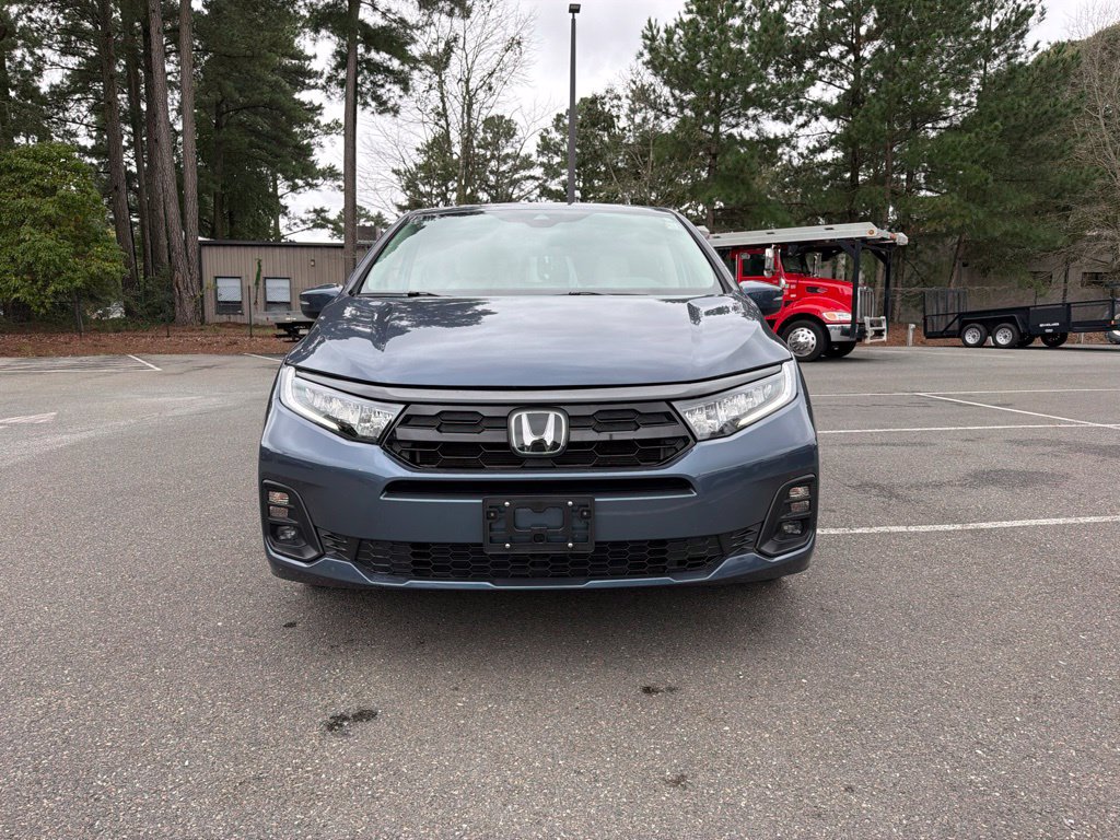 Certified 2025 Honda Odyssey Touring image 3