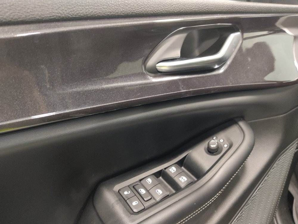 Used 2023 Jeep Grand Cherokee Altitude AWD/4WD image 27