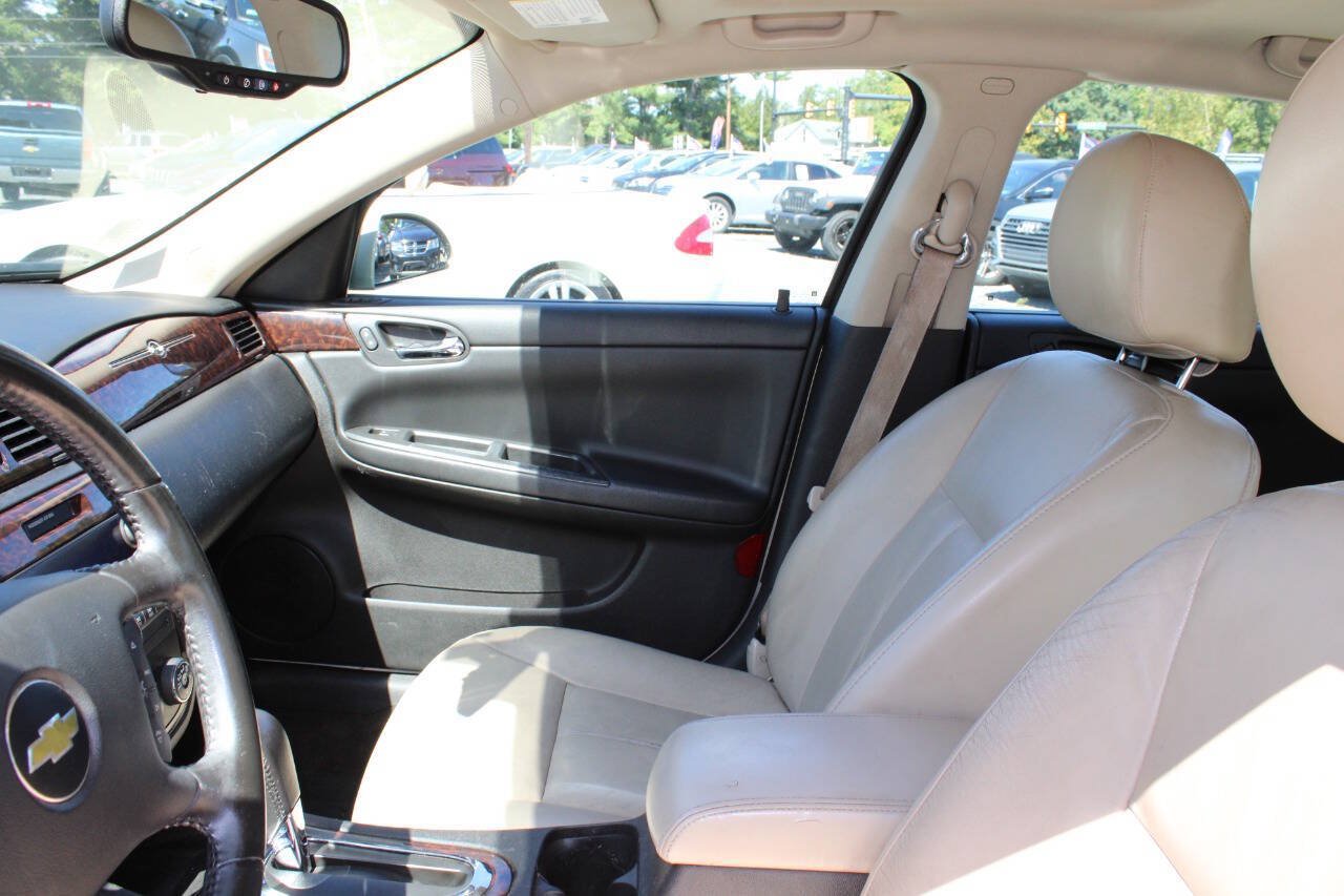 Used 2012 Chevrolet Impala LTZ FWD image 14