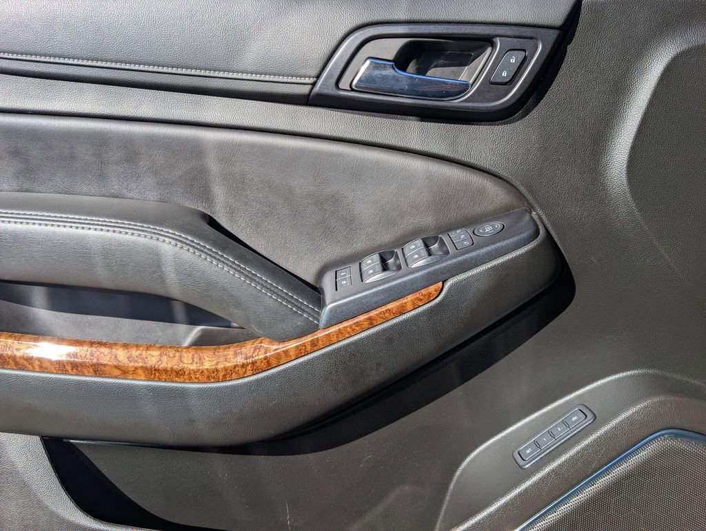 Used 2019 Chevrolet Tahoe Premier AWD/4WD image 18