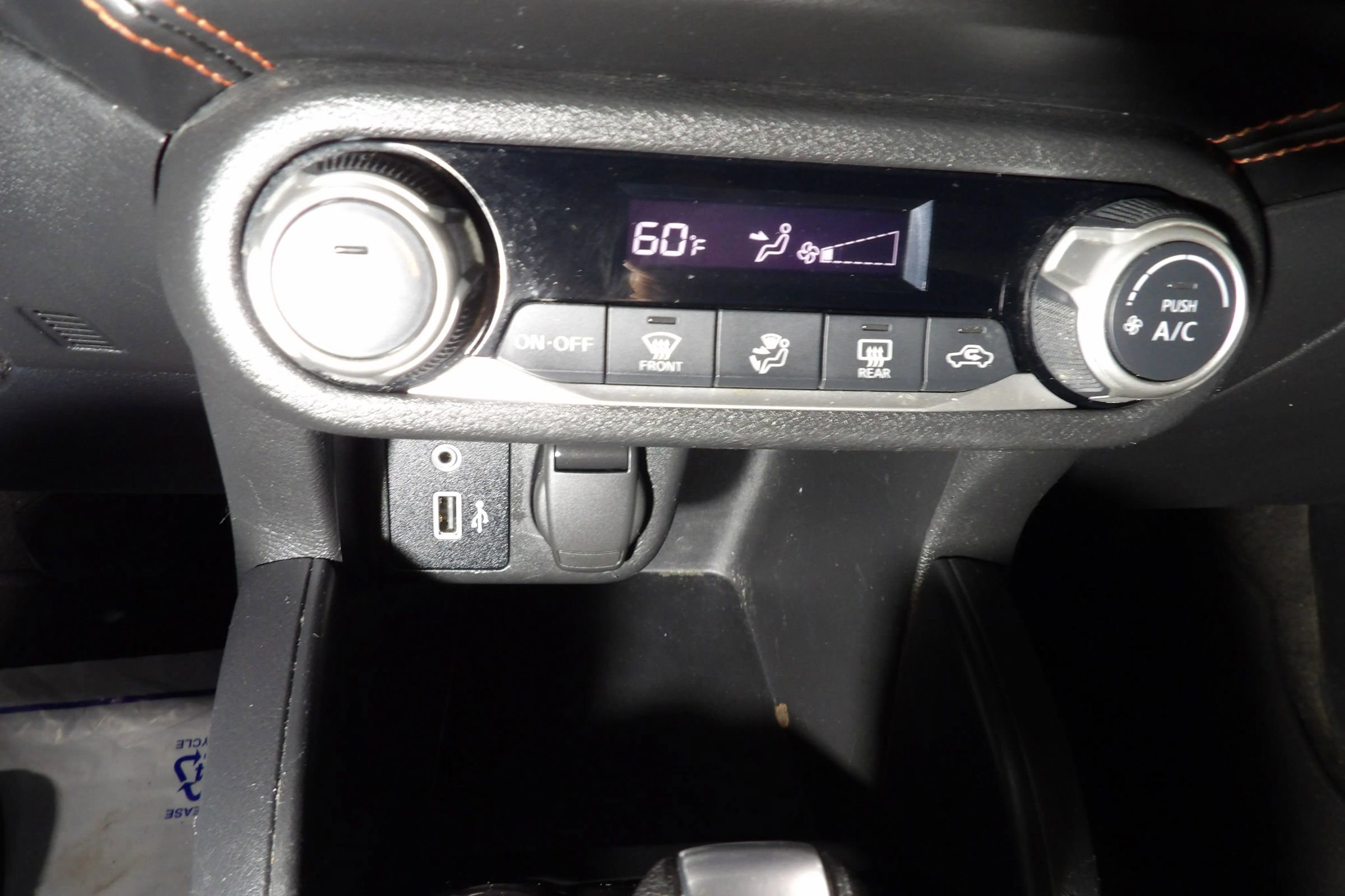 Used 2022 Nissan Versa SR FWD image 15