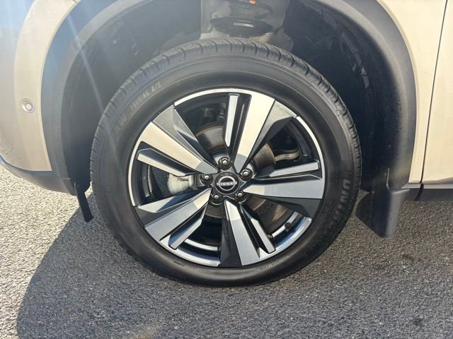 Used 2022 Nissan Rogue Platinum w/ Head-Up Display Package image 9