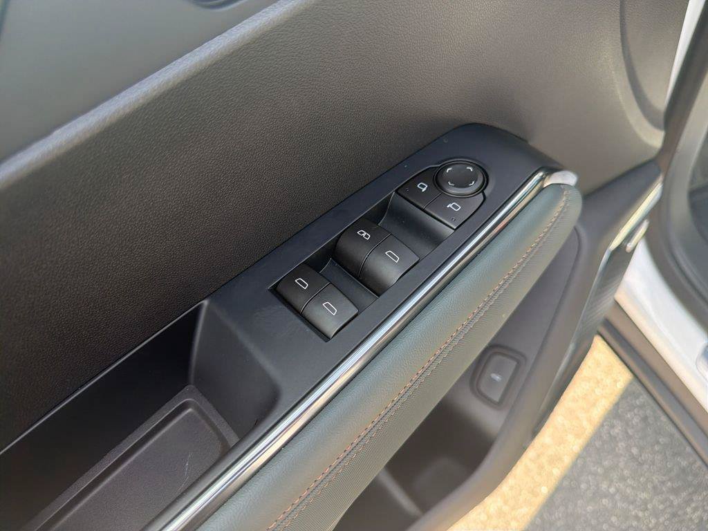 New 2026 GMC Acadia AT4 w/ LPO, All-Weather Package AWD/4WD image 13