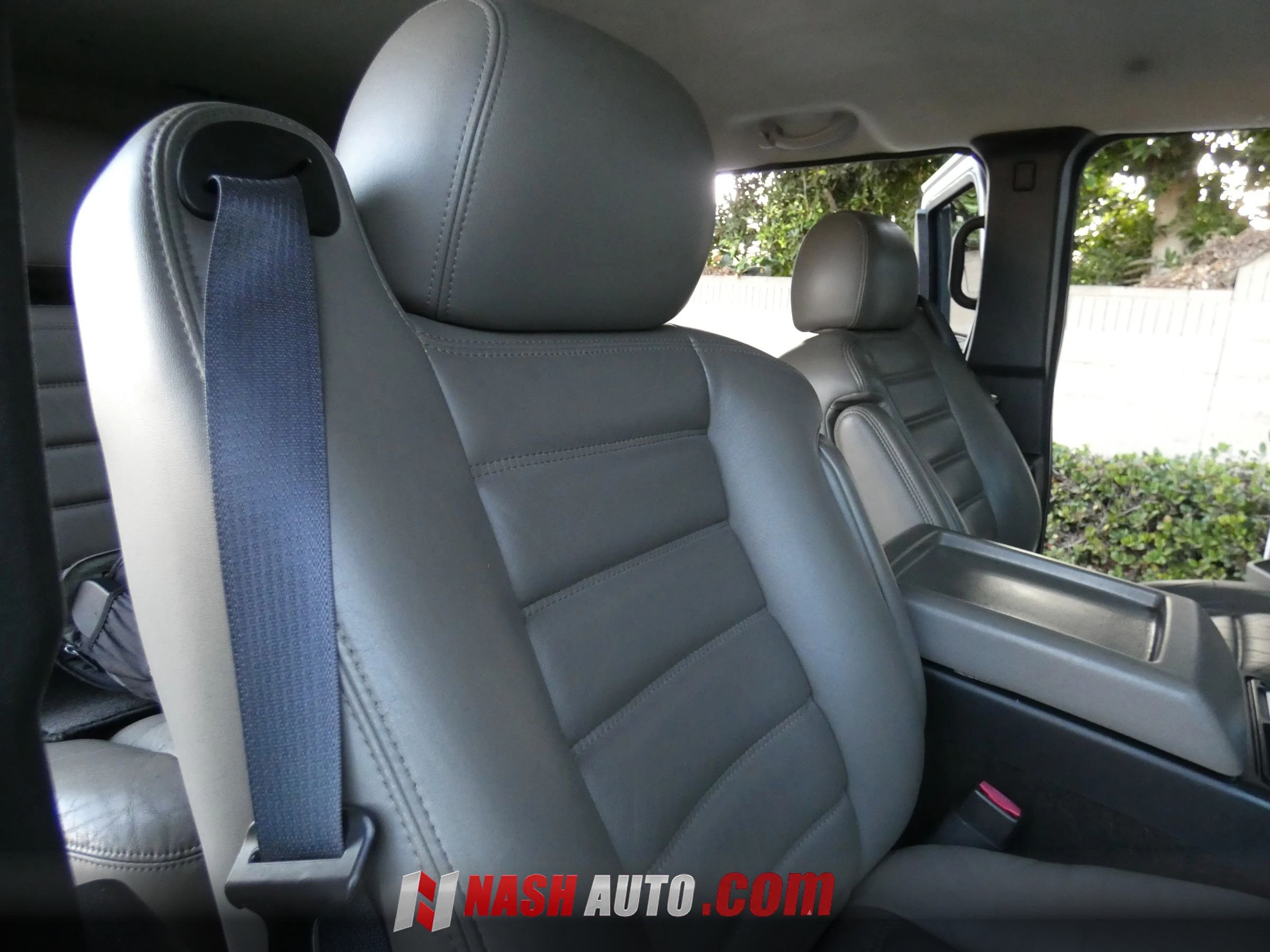 Used 2005 HUMMER H2 w/ Preferred Equipment Group AWD/4WD image 25