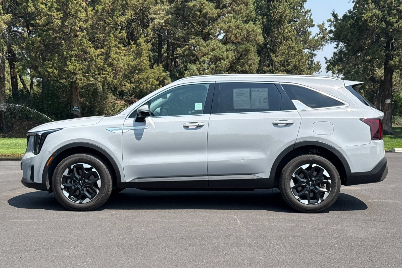 Used 2025 Kia Sorento S AWD/4WD image 7