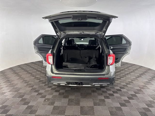 Used 2020 Ford Explorer XLT w/ Equipment Group 202A image 15