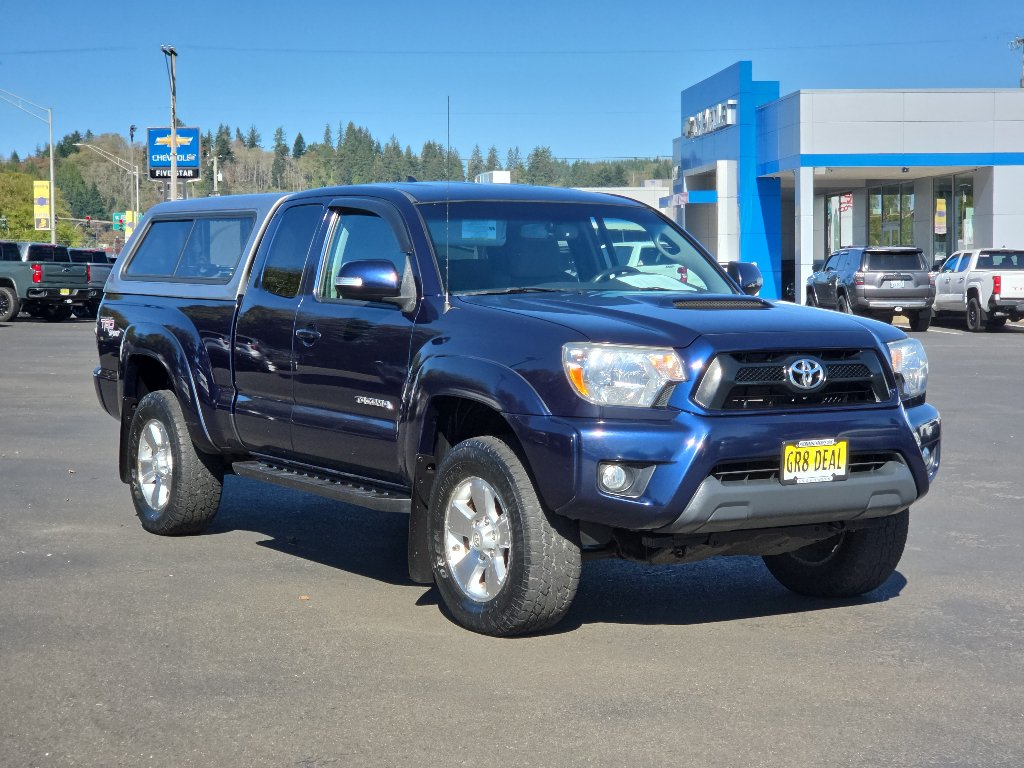 Used 2012 Toyota Tacoma 4x4 Access Cab V6 w/ TRD Sport Pkg image 2