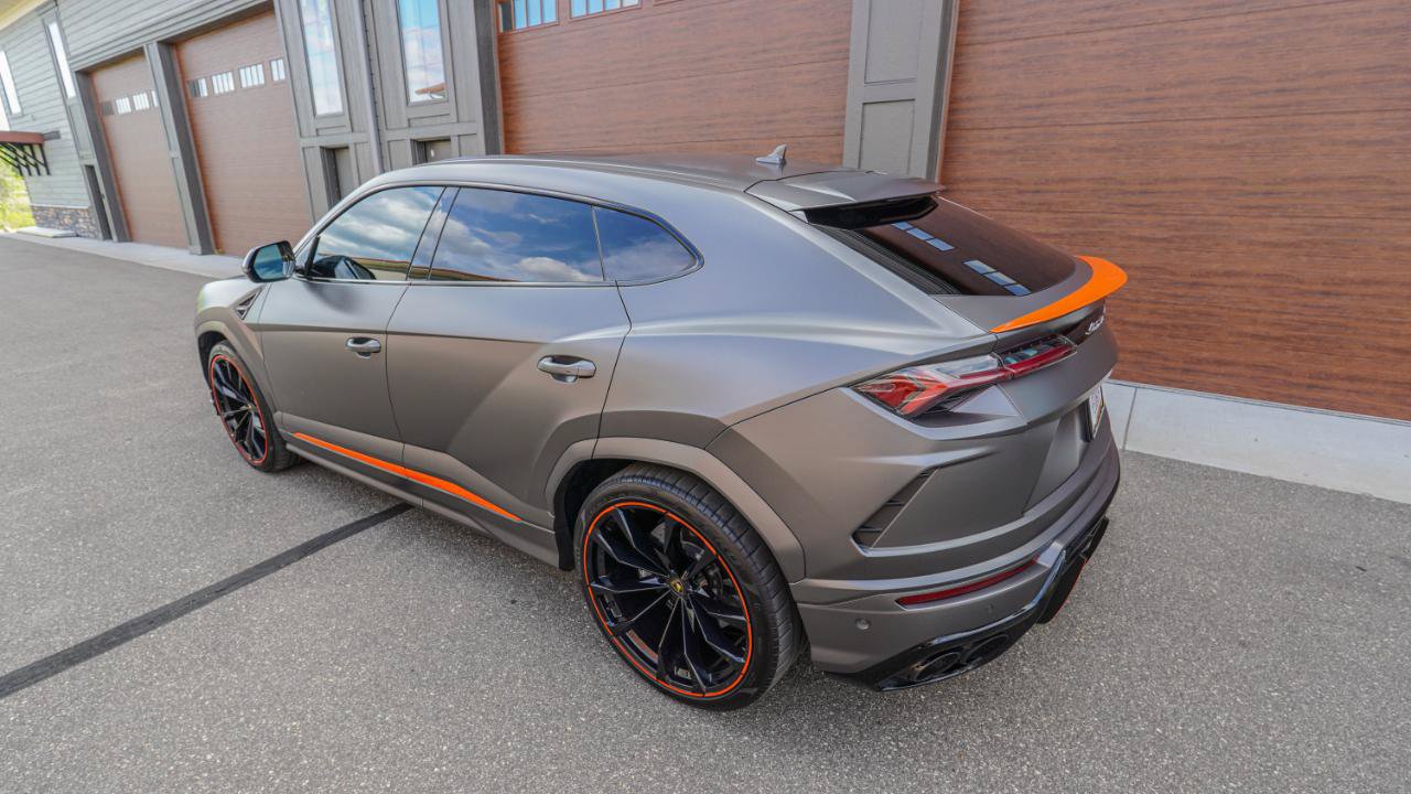 Used 2022 Lamborghini Urus AWD/4WD image 30