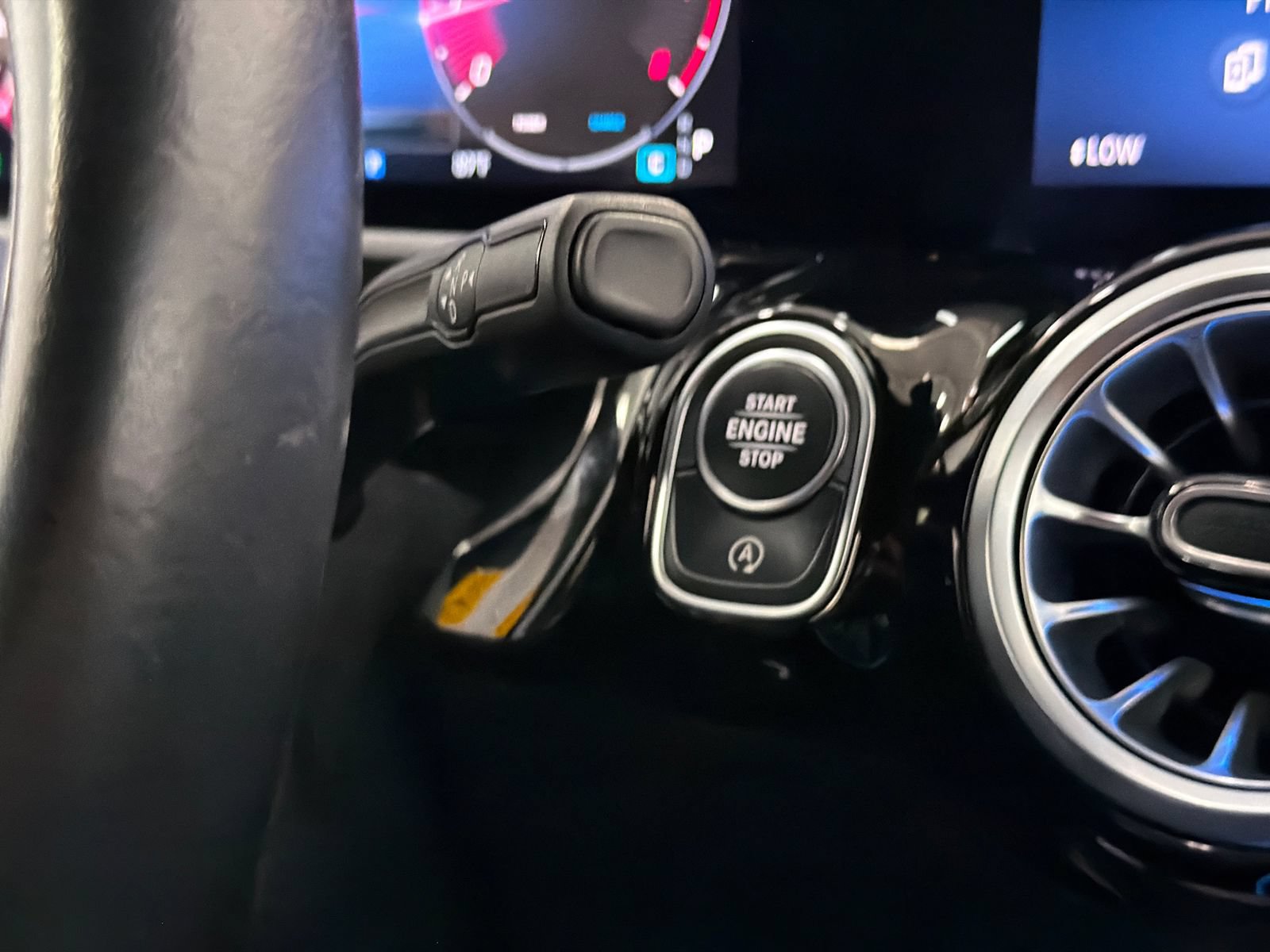 Used 2025 Mercedes-Benz GLA 250 4MATIC image 24