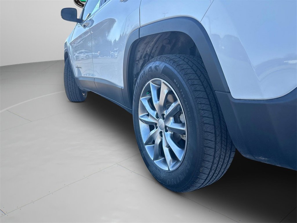 Used 2018 Jeep Cherokee Limited image 29