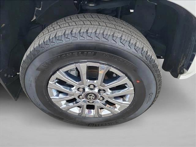 Used 2024 Toyota Tacoma SR5 AWD/4WD image 10