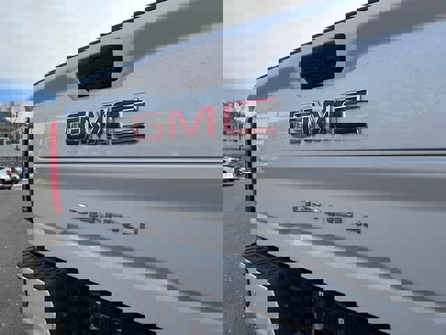 Used 2020 GMC Sierra 3500 Denali w/ Denali Ultimate Package image 12