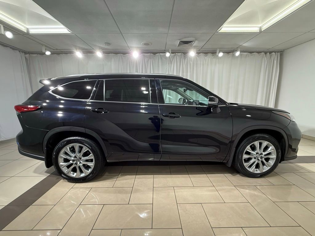 Used 2023 Toyota Highlander Limited AWD/4WD image 6