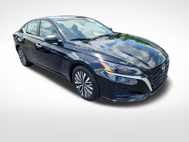 Used 2025 Nissan Altima 2.5 SV FWD image 7