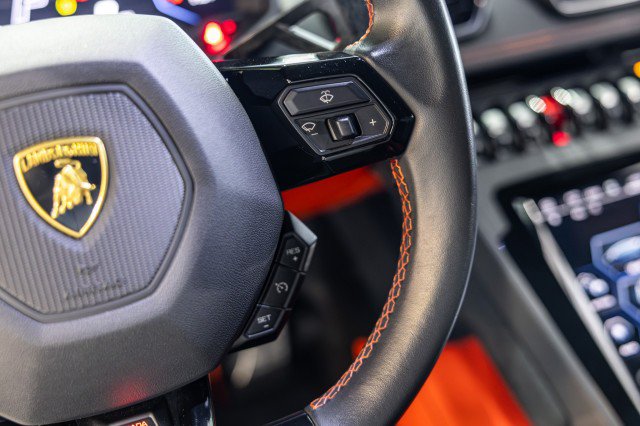 Used 2022 Lamborghini Huracan EVO RWD image 39