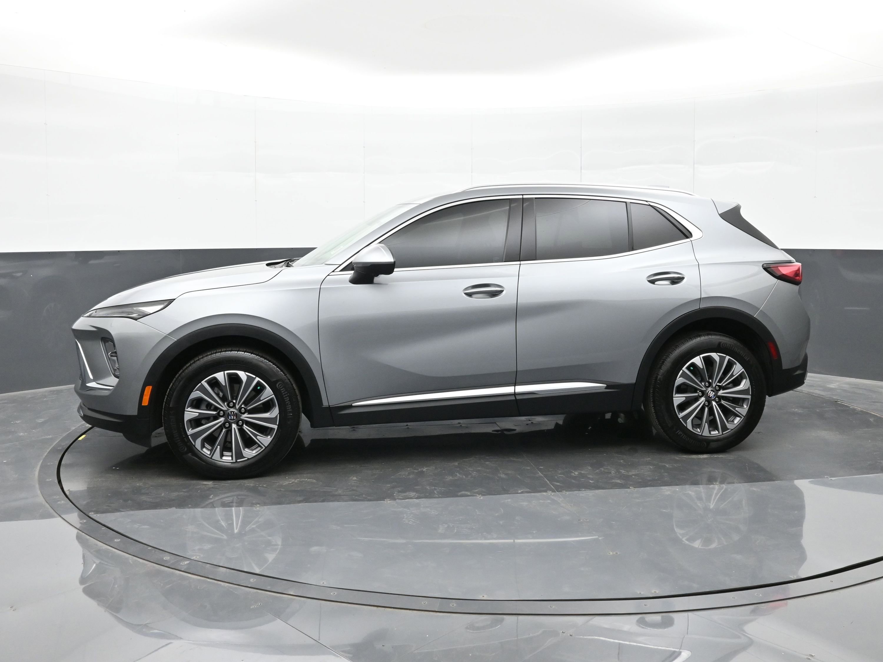 Used 2024 Buick Envision Preferred image 9