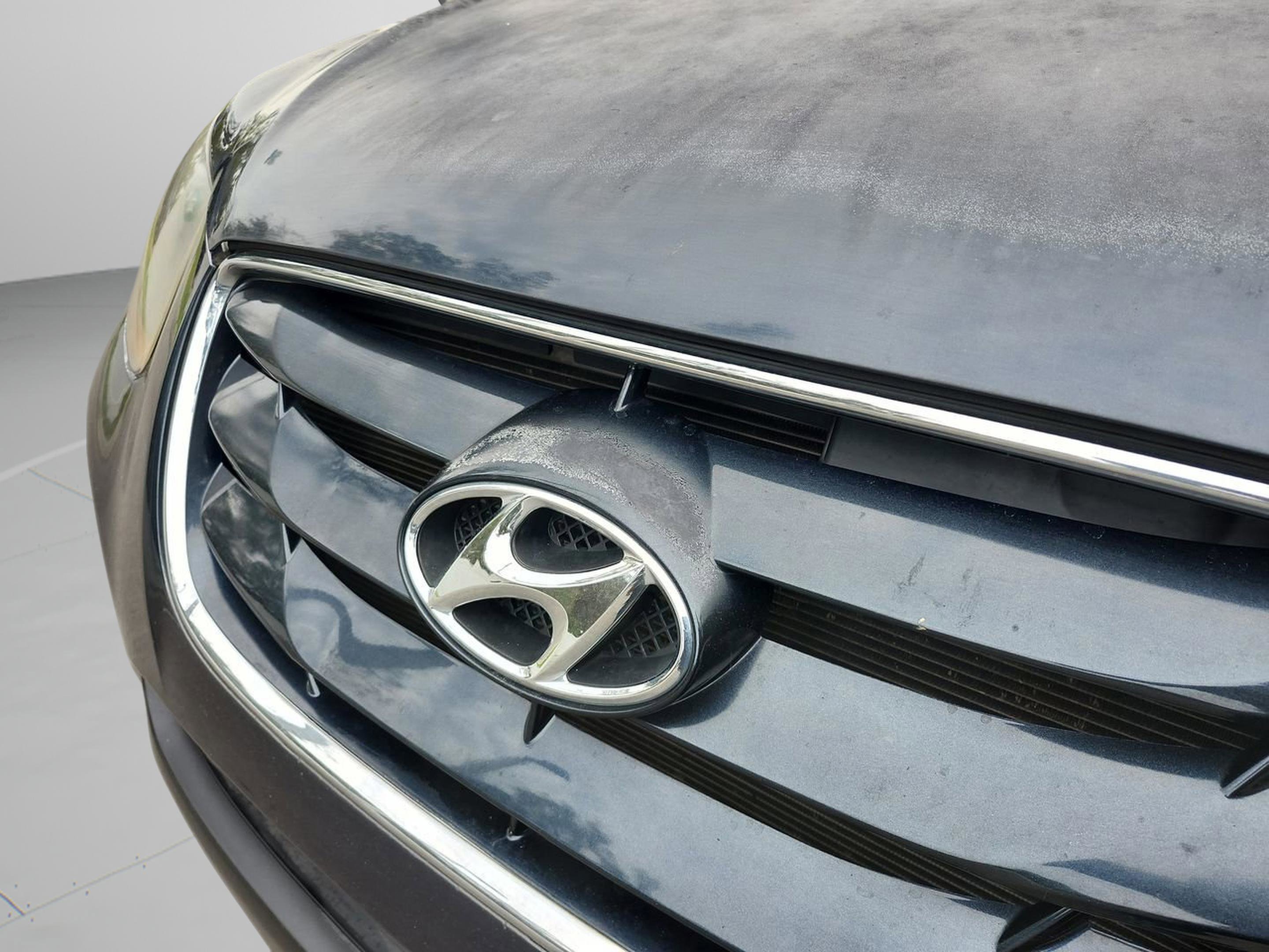 Used 2011 Hyundai Santa Fe Limited image 22