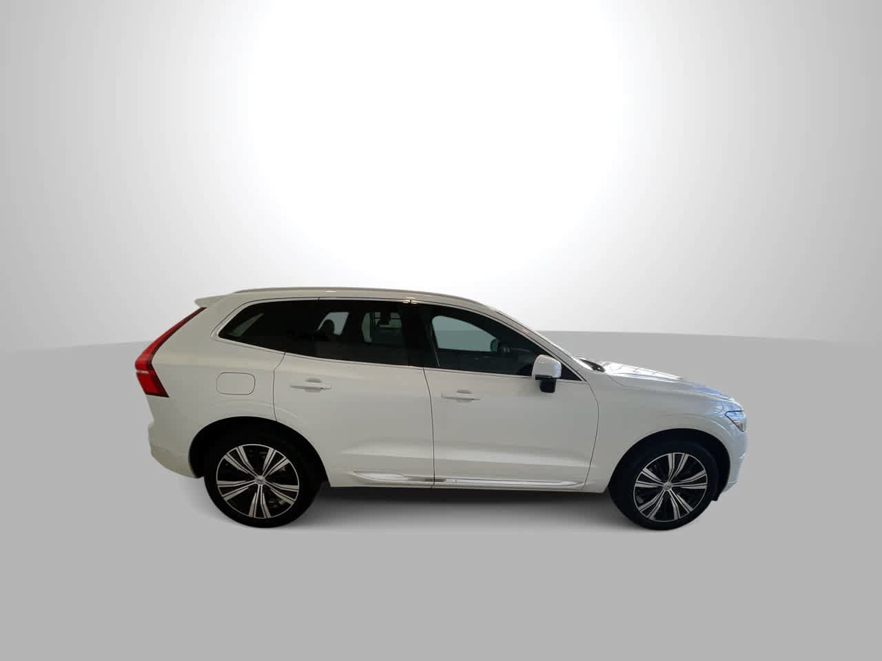 Used 2022 Volvo XC60 B5 Inscription w/ Advanced Package AWD/4WD image 9