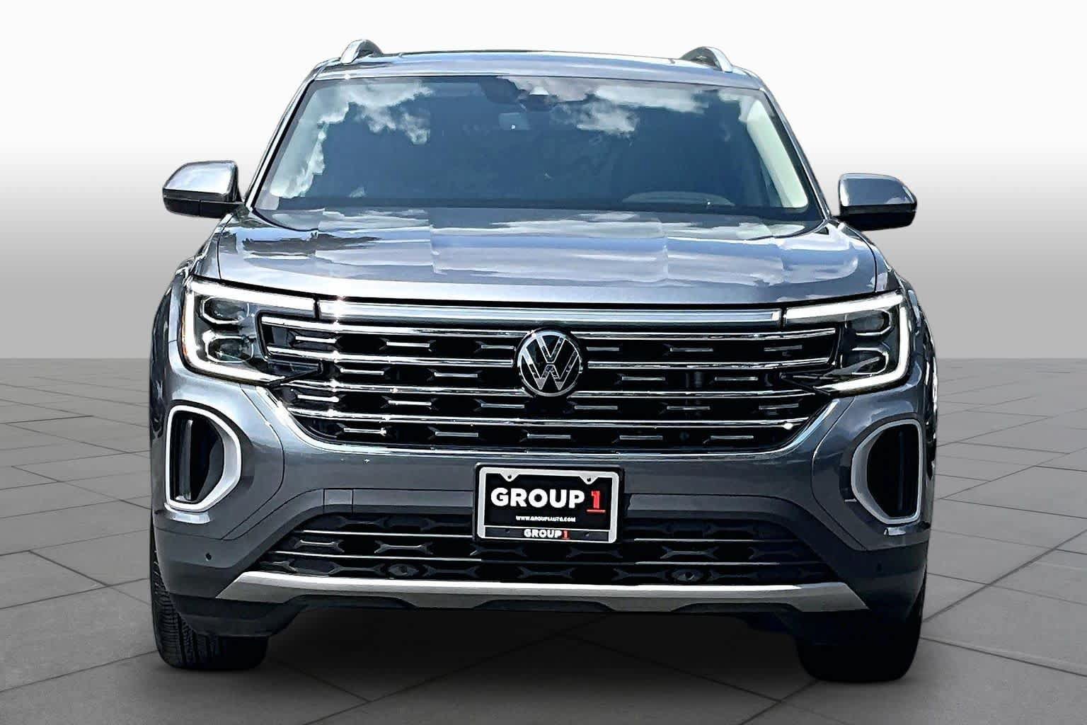 Used 2024 Volkswagen Atlas SEL AWD/4WD image 4