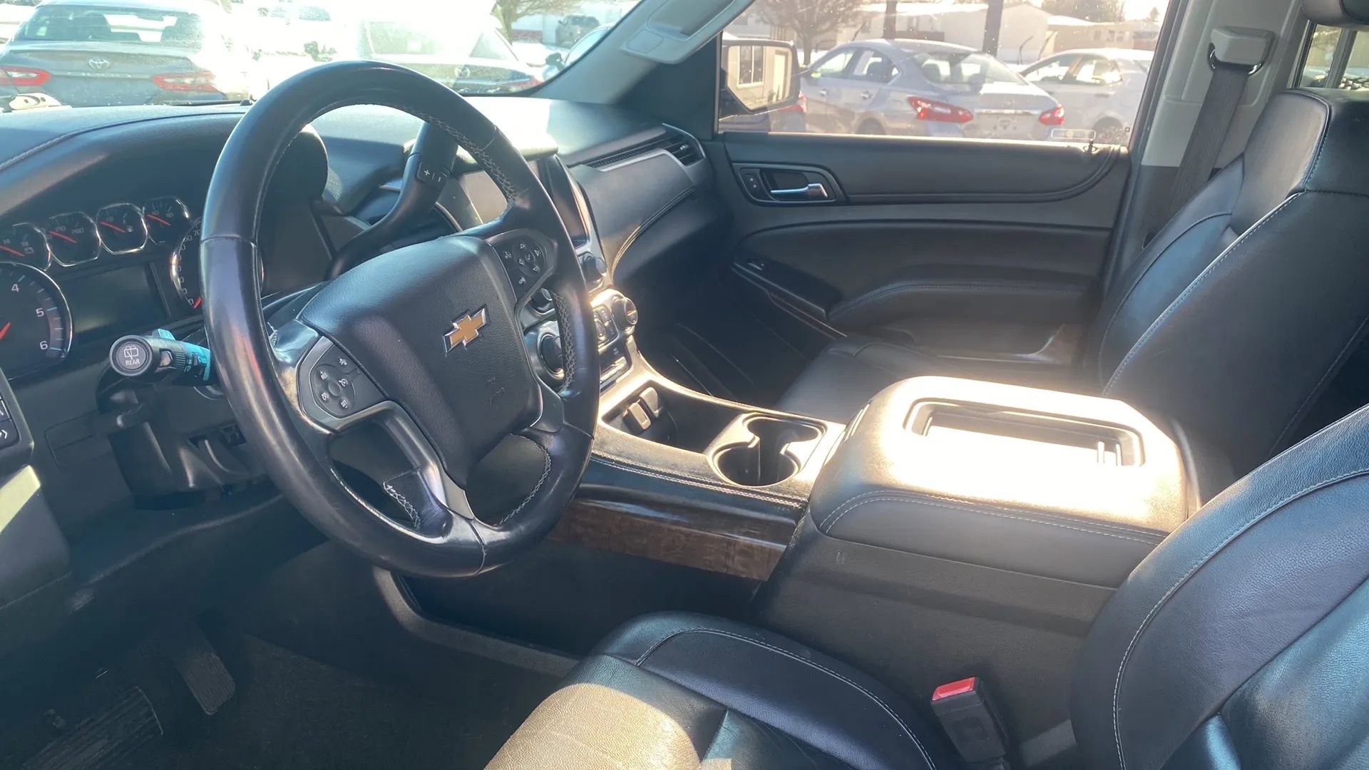 Used 2018 Chevrolet Suburban LT image 21