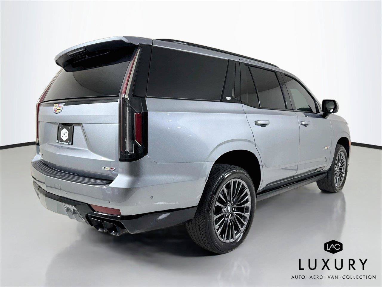 Used 2023 Cadillac Escalade V AWD/4WD image 6