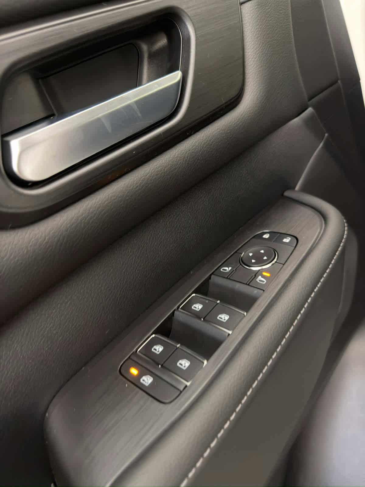 New 2026 Nissan Armada SV image 24