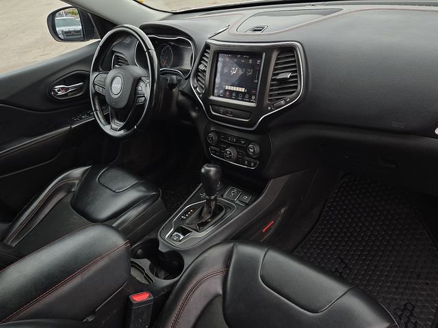 Used 2019 Jeep Cherokee Trailhawk AWD/4WD image 11