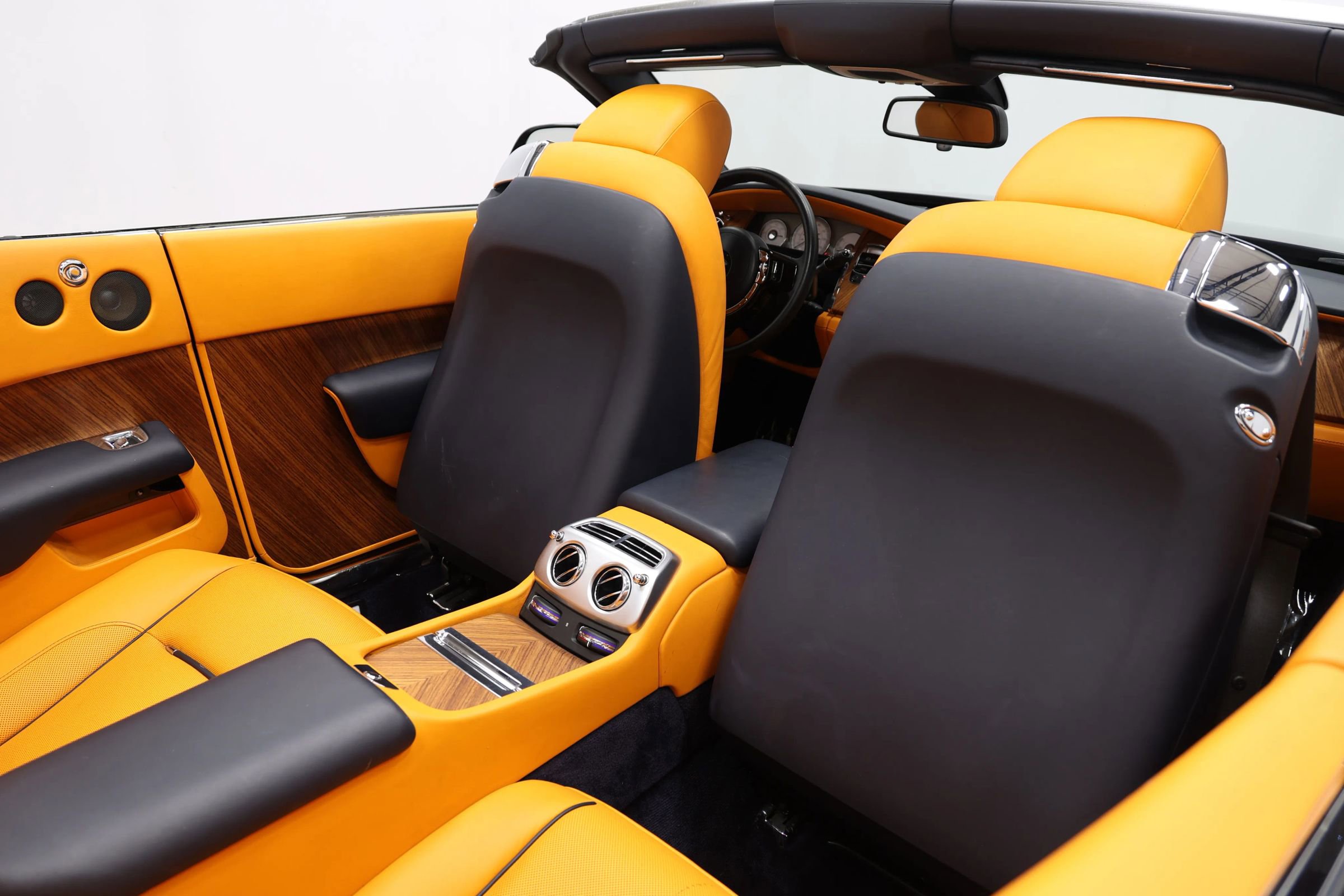 Used 2016 Rolls-Royce Dawn image 69