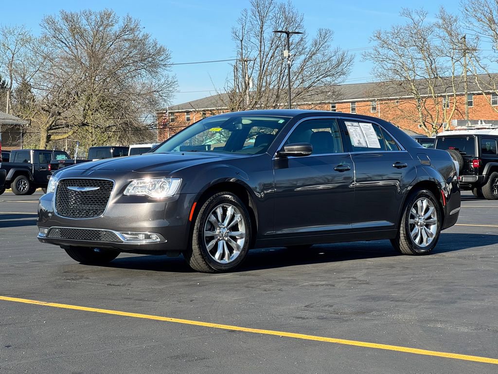 Used 2021 Chrysler 300 Touring L image 6