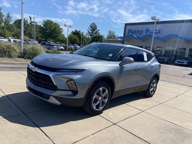 Used 2025 Chevrolet Blazer LT FWD image 4