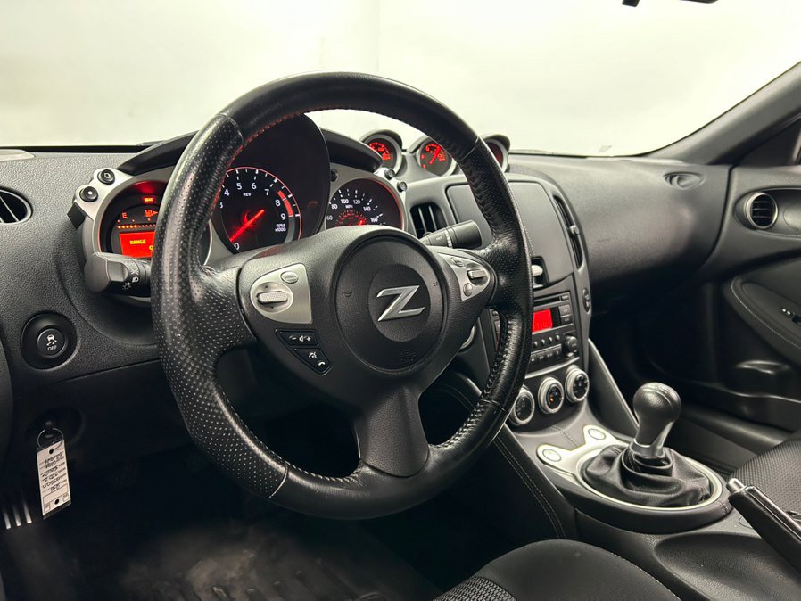 Used 2016 Nissan 370Z Touring Sport image 33