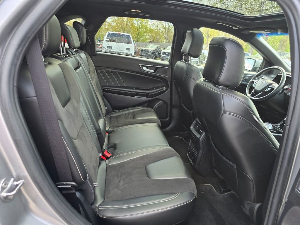 Used 2020 Ford Edge ST w/ Equipment Group 401A AWD/4WD image 12