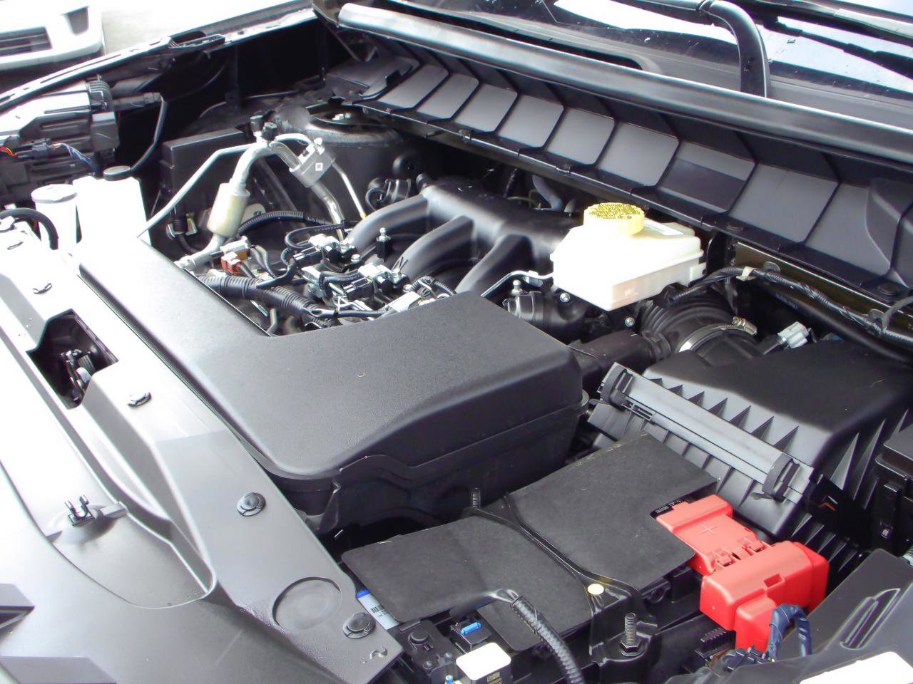 Used 2025 Nissan Pathfinder SV AWD/4WD image 9