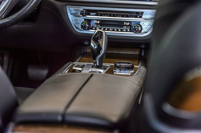 Used 2017 BMW 740i xDrive AWD/4WD image 36