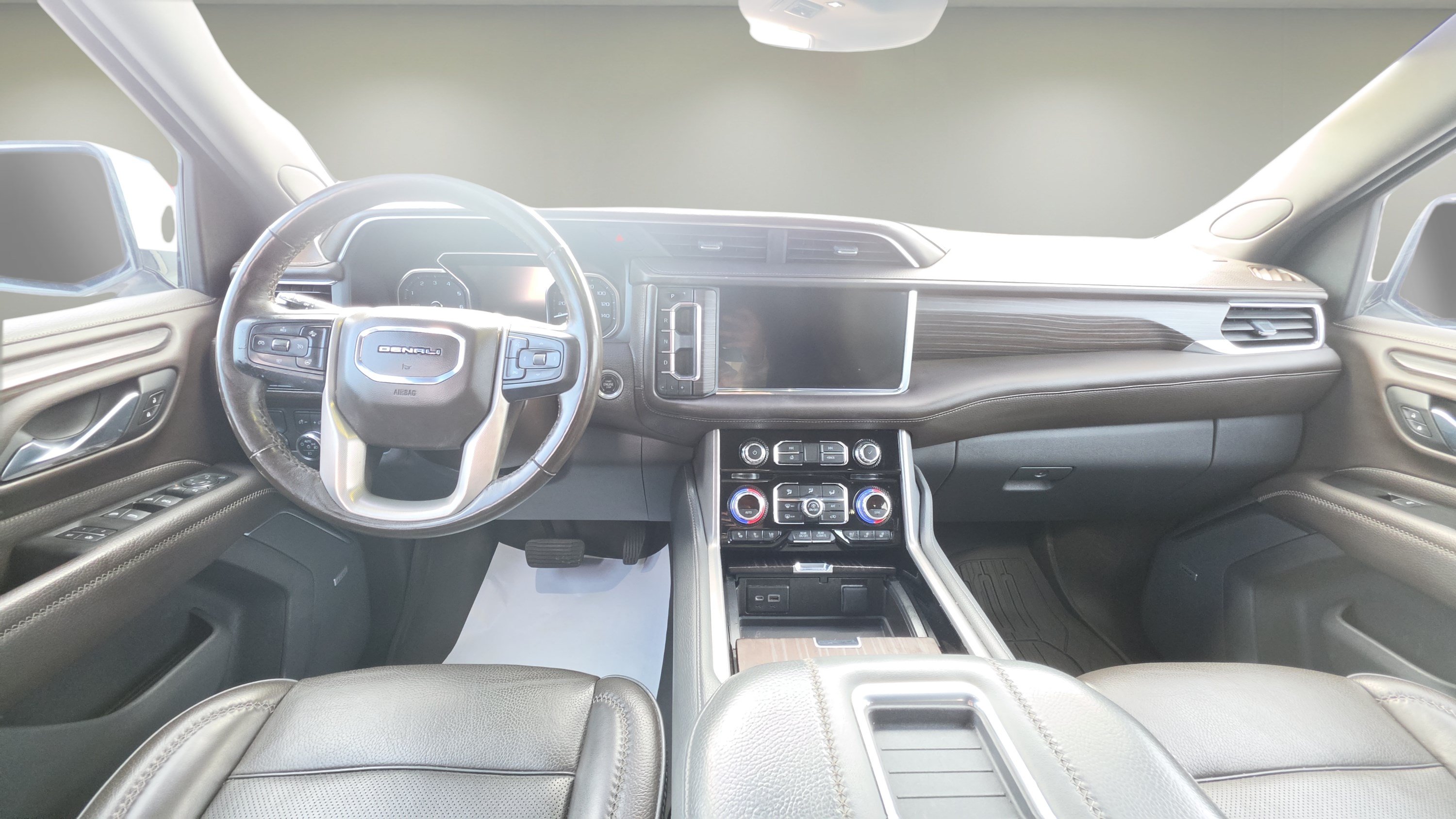 Used 2021 GMC Yukon Denali w/ Advanced Technology Package RWD image 13