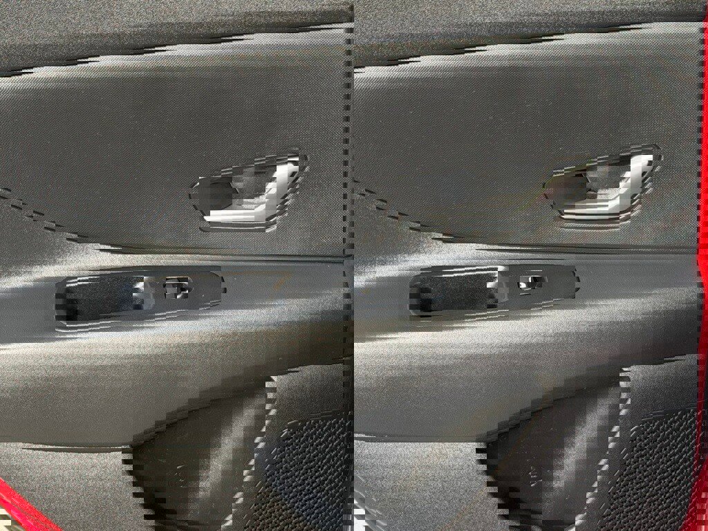 Certified 2023 Hyundai Elantra SE image 12