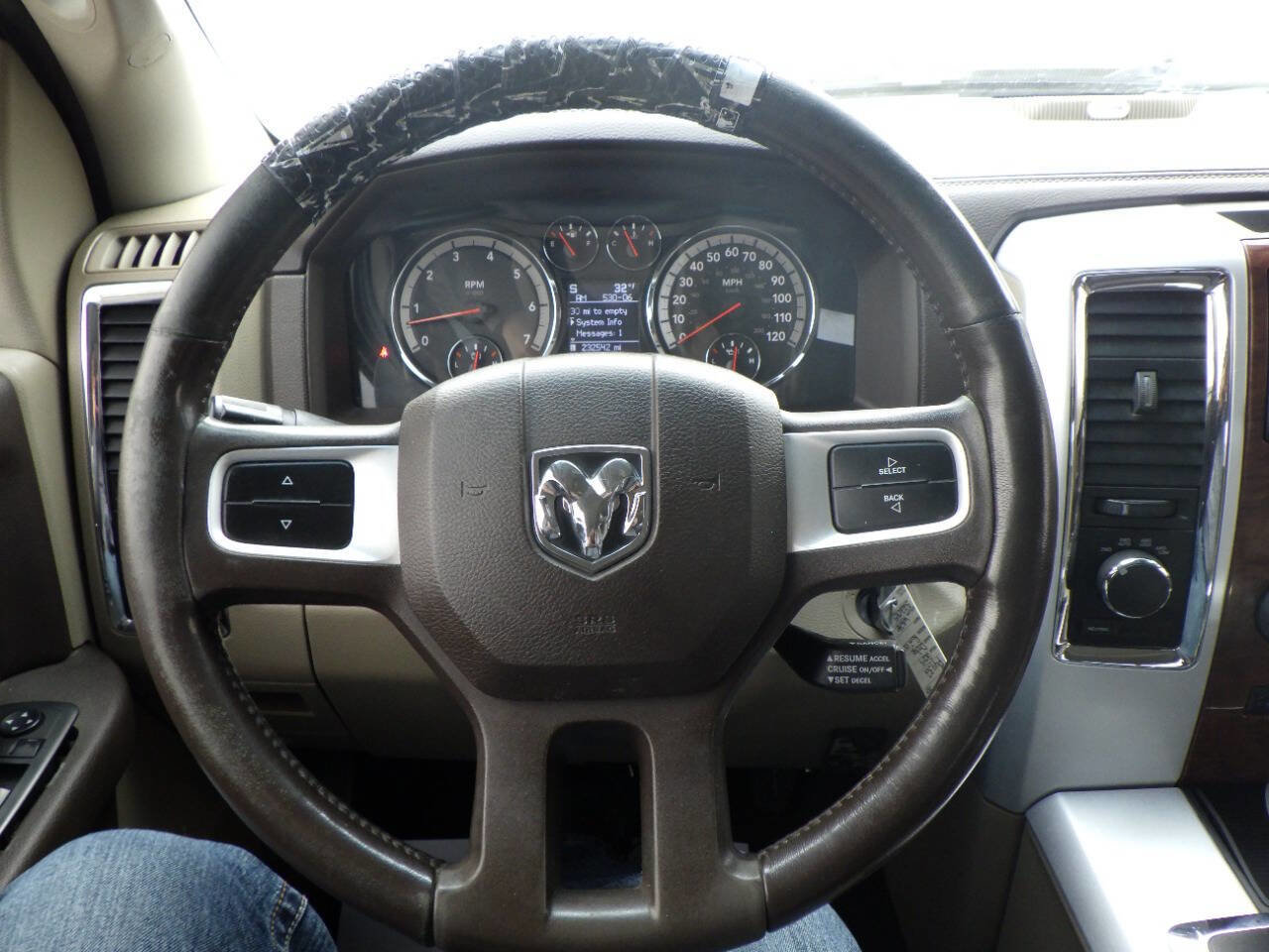 Used 2009 Dodge Ram 1500 Truck Laramie w/ Chrome Accents Group image 18
