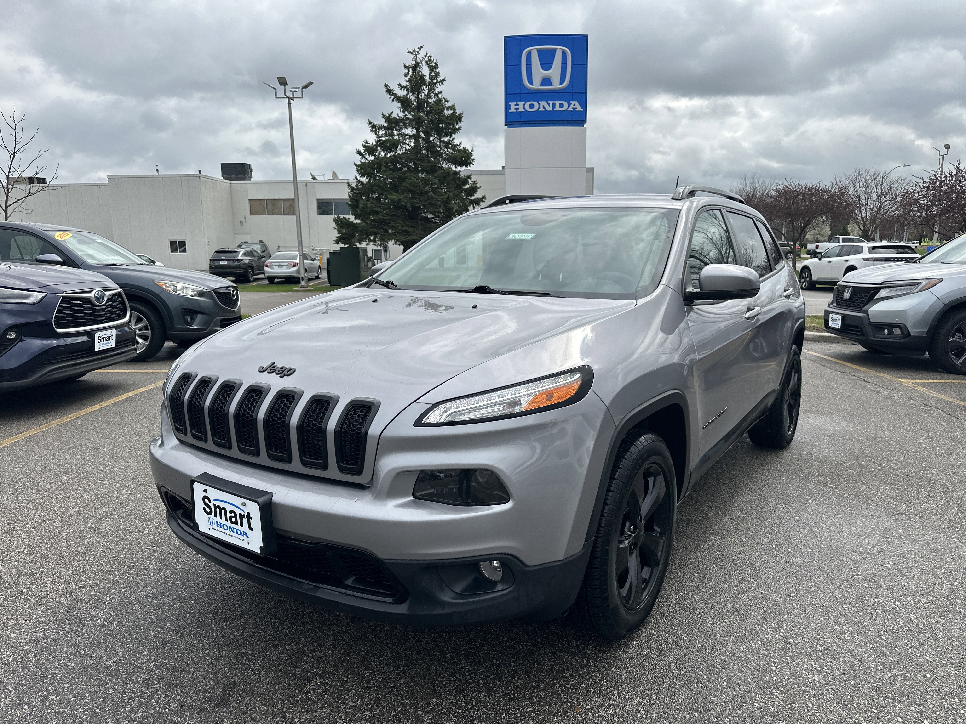 Used 2018 Jeep Cherokee Limited w/ High Altitude Package image 1